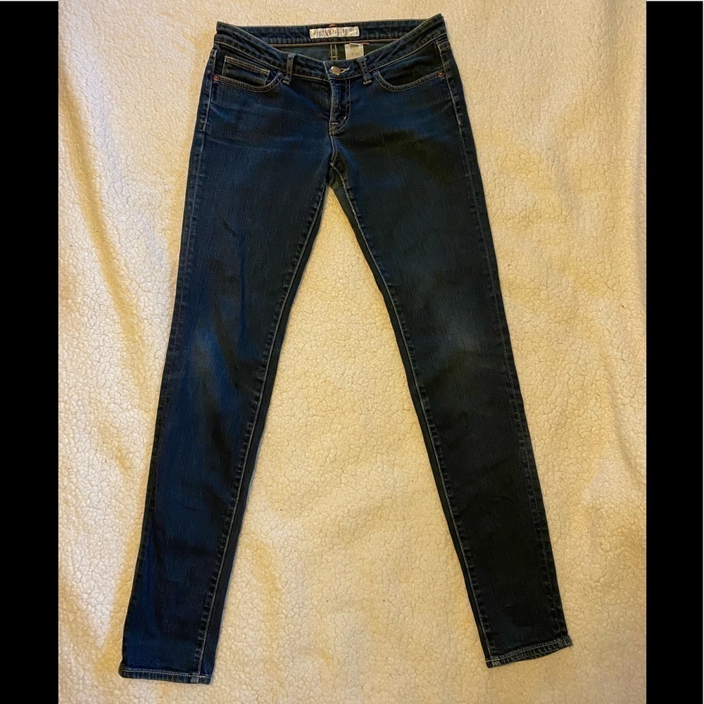 Uniqlo Skinny Fit Medium Wash Jeans Size 4